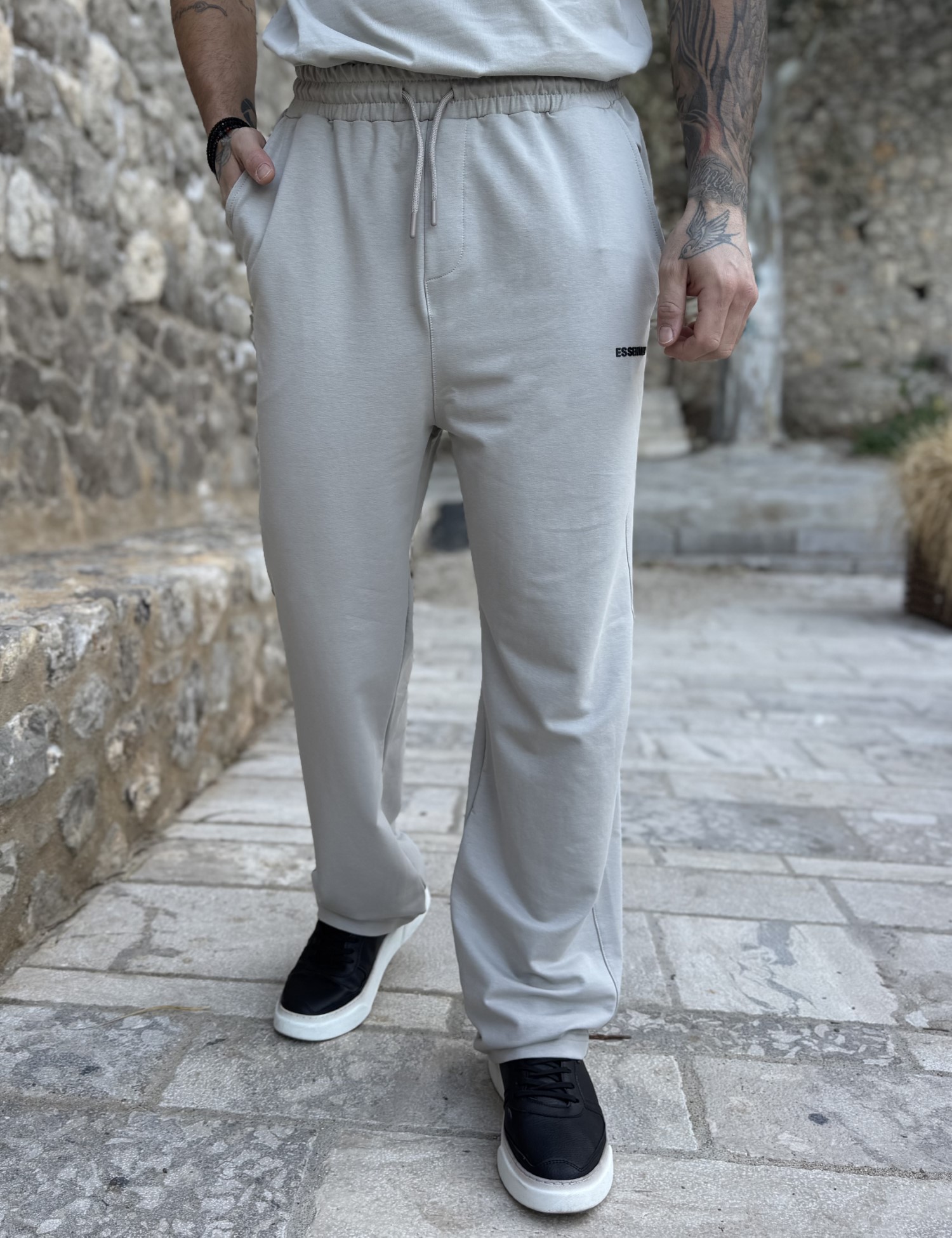 Ανδρική γκρι φόρμα ίσια με λογότυπο στο πλάι ES307